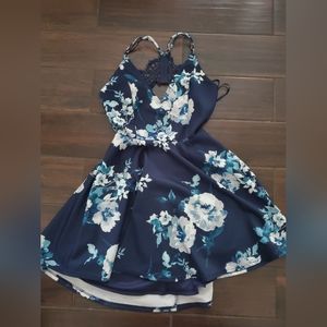 TRAC navy blue dress with flowers with crochet open back size Large neve…